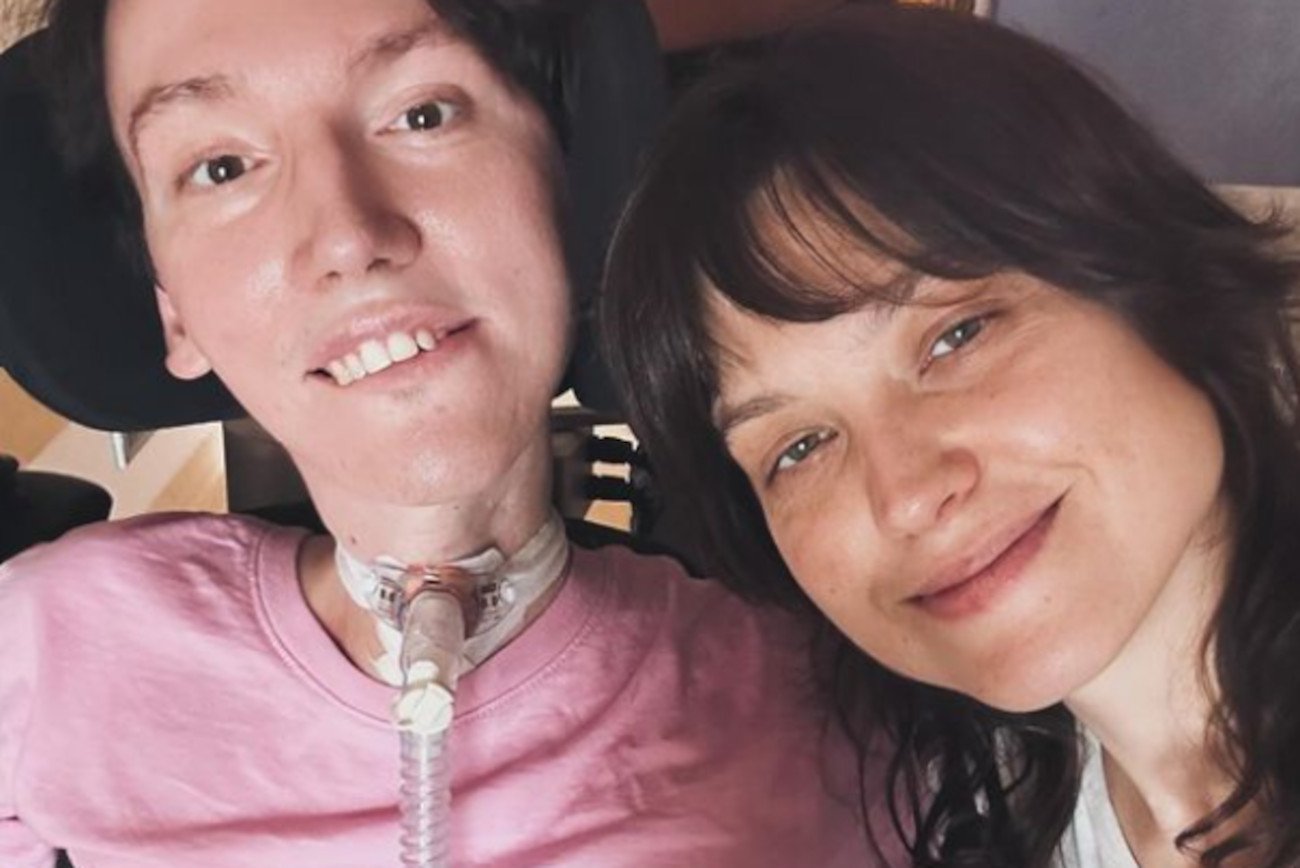 Sawiccy rozstali się, ale wciąż mieszkają razem.