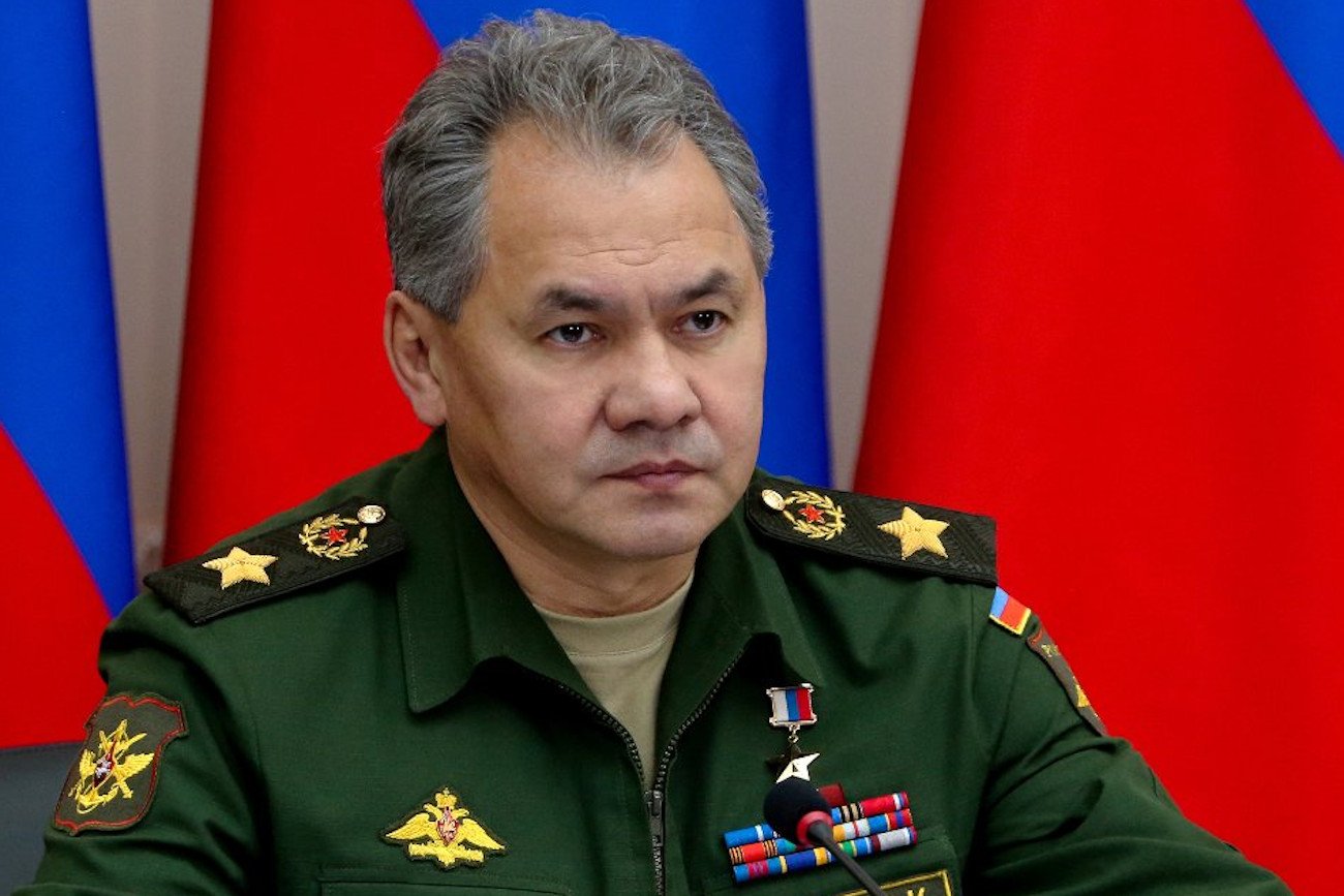 Siergiej Szojgu od 2012 roku jest ministrem obrony Rosji. W czasie inwazji Ukrainy świat widzi, jak wykonuje rozkazy Putina.