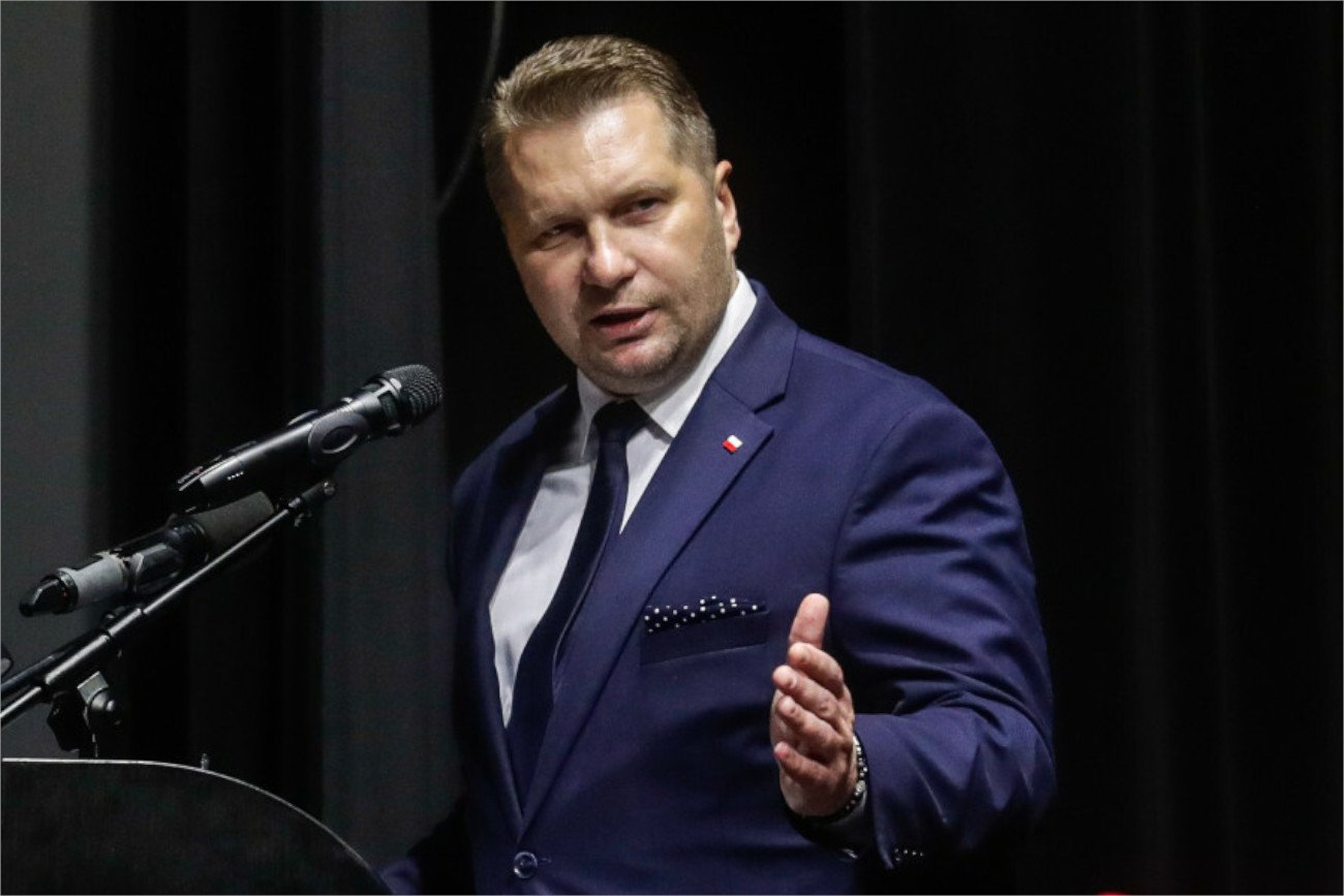 Przemysław Czarnek pozywa Donalda Tuska za słowa na temat podręcznika do HiT