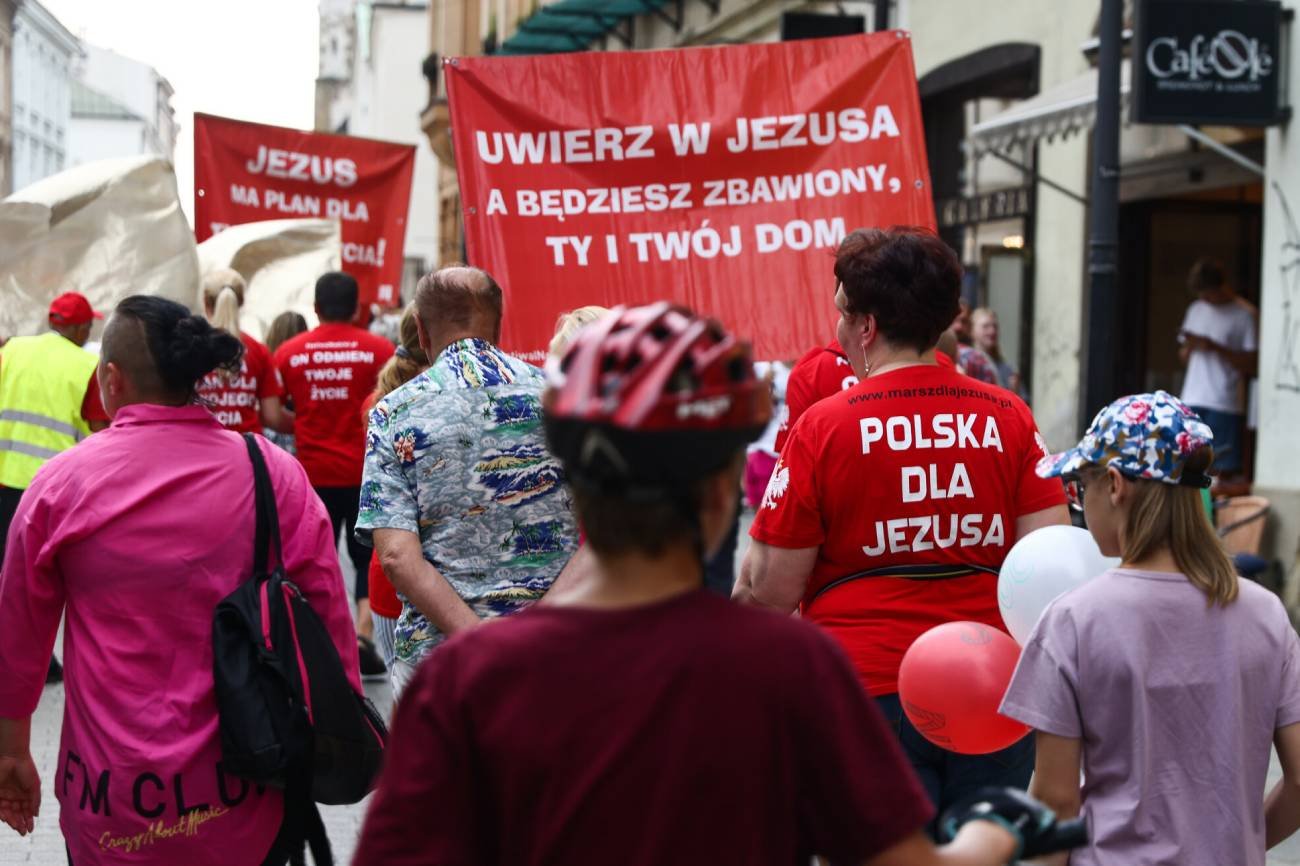 Marsz dla Jezusa, a w zaproszeniu dziecięca pornografia. Są zarzuty