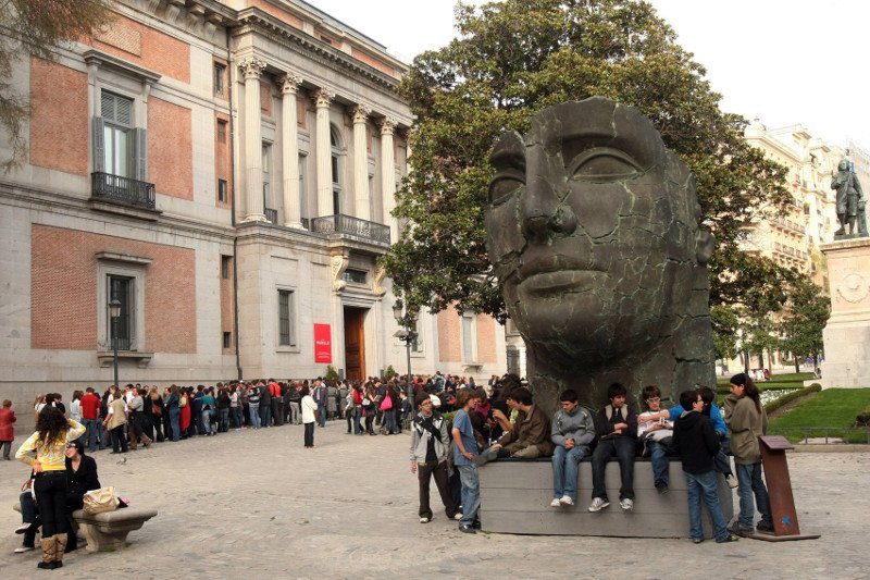 Władze Madrytu chcą wprowadzić ograniczenia dla właścicieli mieszkań wynajmowanych turystom.
