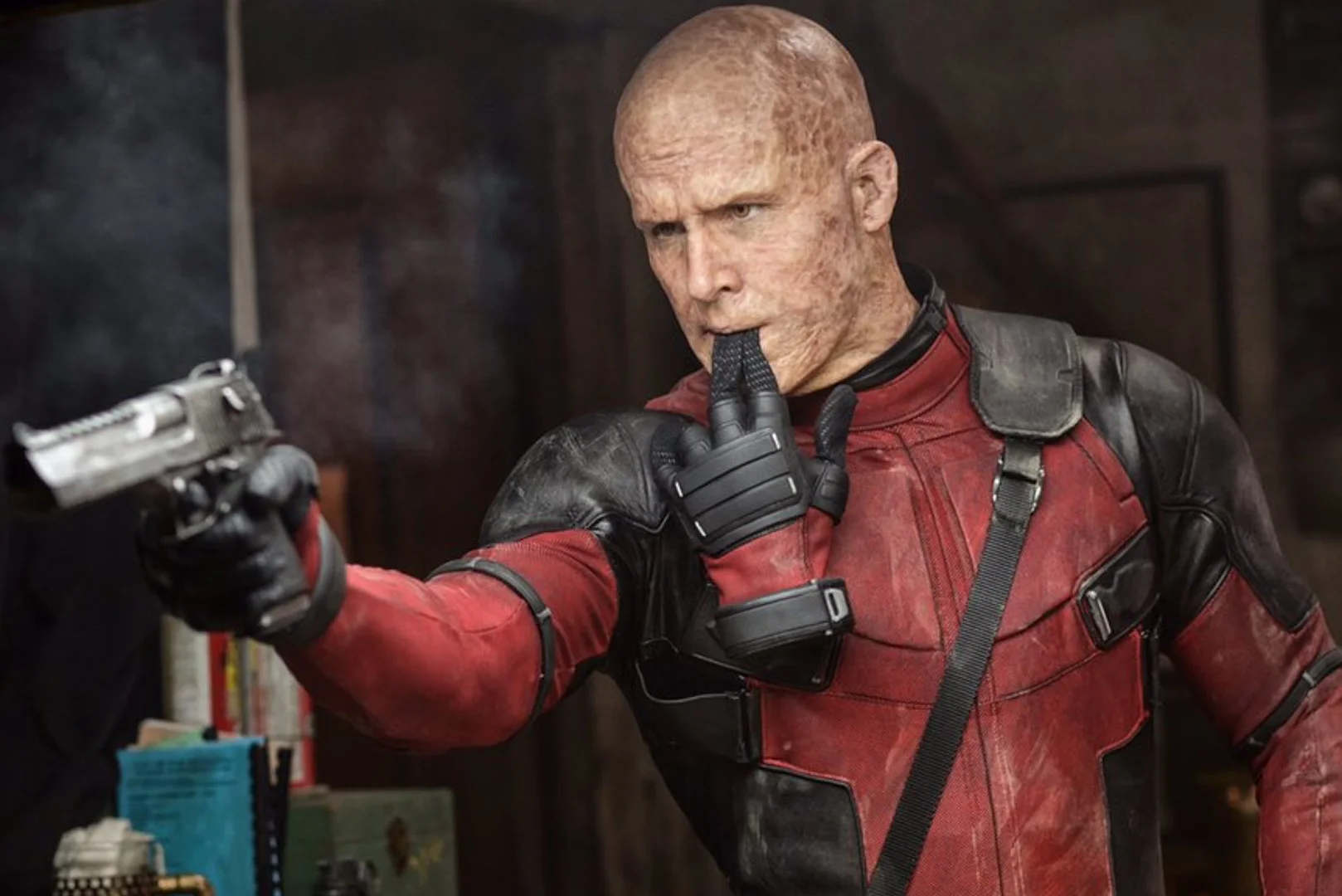 Ryan Reynolds jako Deadpool.