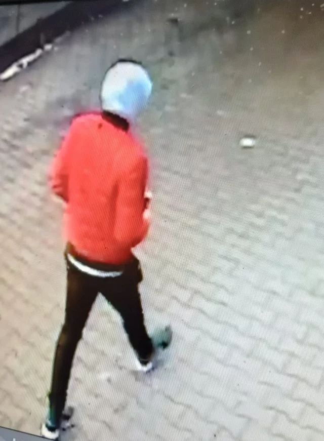 Dęblin. Trwają poszukiwania Konrada Świstka. Służby publikują nowe zdjęcia