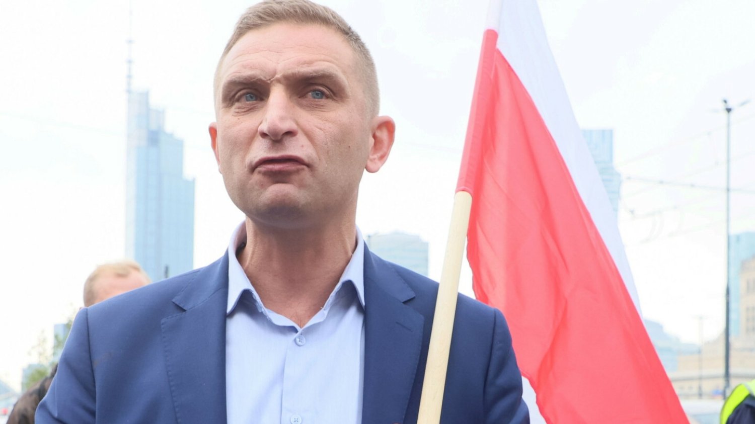 Robert Bąkiewicz podczas jednego z marszów w Warszawie.