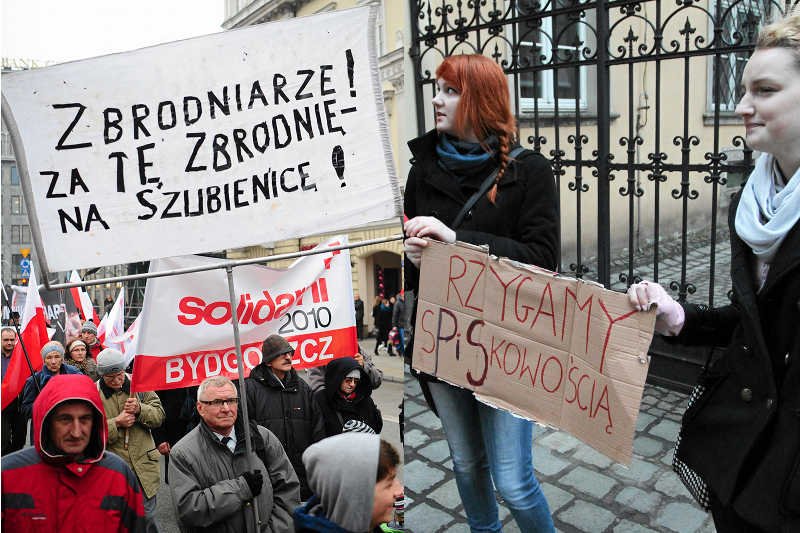 Zwolennicy i przeciwnicy teorii o zamachu smoleńskim w trzecią rocznicę katastrofy.