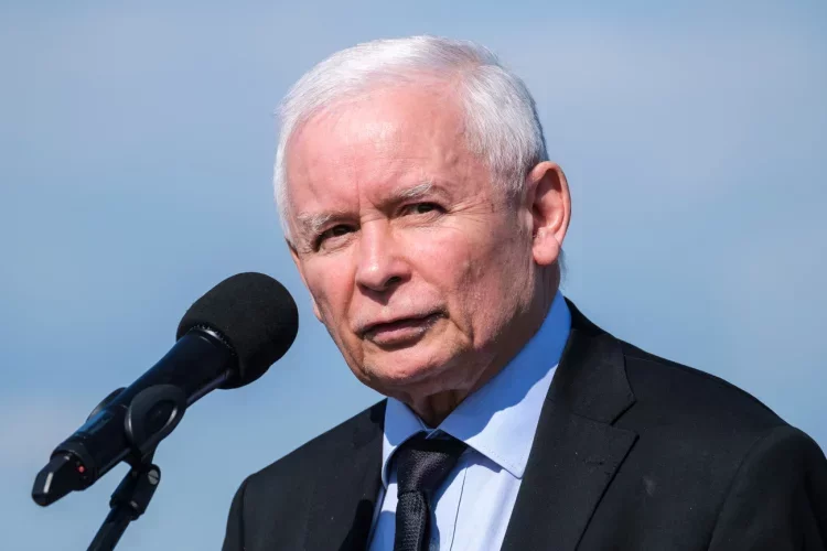 Ponad połowa wyborców PiS nie chce, aby Kaczyński poszedł na emeryturę