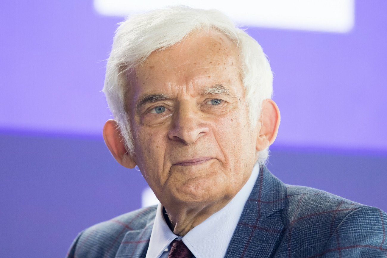 Były premier Jerzy Buzek pożegnał Kamila Durczoka cytatem Bułata Okudżawy.