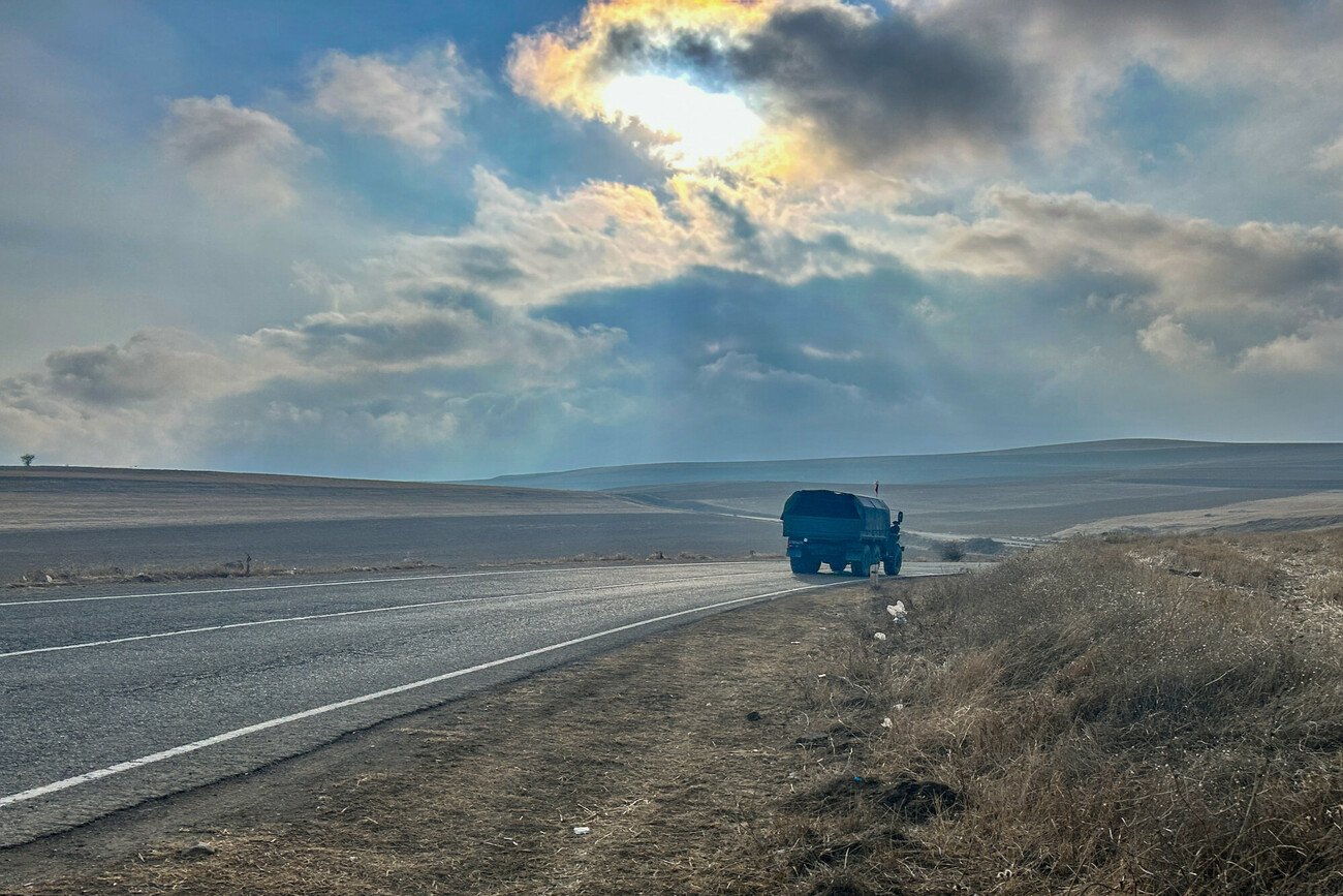 Ormianie uzgodnili z "siłami pokojowymi" Rosji warunki zawieszenia broni w Górskim Karabachu.