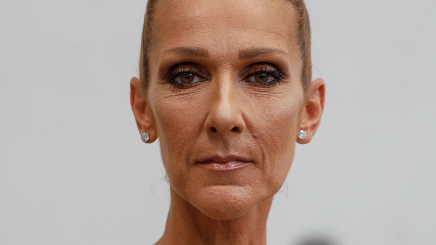 Celine Dion wydała oświadczenia, w którym napisała, że pomimo zespołu sztywnego człowieka chciałaby wrócić na scenę.
