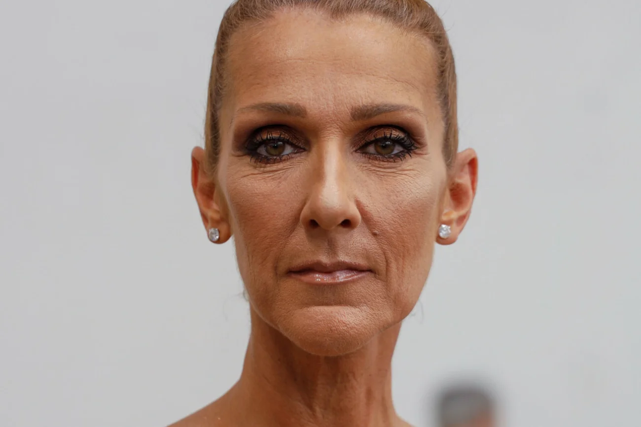 Celine Dion wydała oświadczenia, w którym napisała, że pomimo zespołu sztywnego człowieka chciałaby wrócić na scenę. Celine Dion wydała oświadczenia, w którym napisała, że pomimo zespołu sztywnego człowieka chciałaby wrócić na scenę.