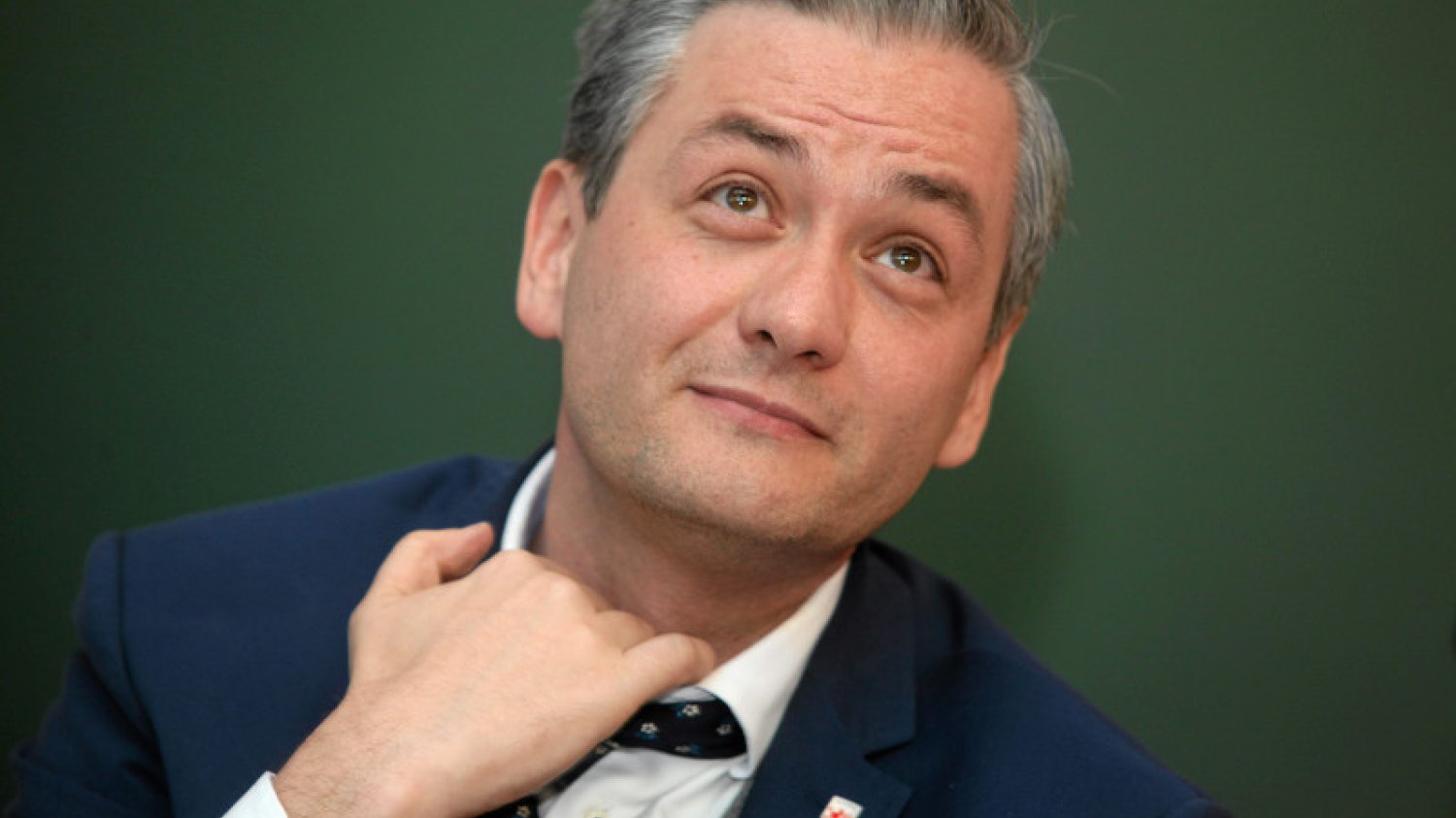Dzięki prezydentowi Robertowi Biedroniowi do grona debatujących mężczyzn dołączyła kobieta.