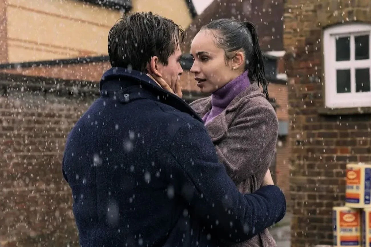 Miłość w Oksfordzie: recenzja romantycznego filmu Netfliksa Miłość w "Oksfordzie"