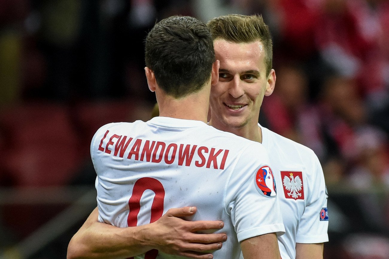 Arkadiusz Milik i Robert Lewandowski jeszcze kilkanaście miesięcy temu byli nierozłącznym duetem w ataku polskiej kadry.