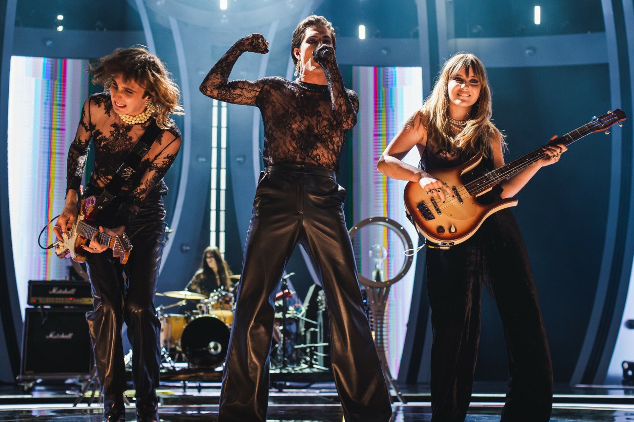 Maneskin w nowym utworze "MAMMAMIA".