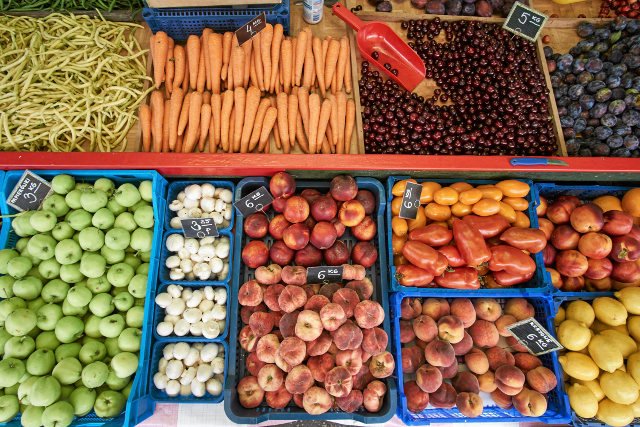 Od jutra warzywa i owoce można będzie kupować na placu Konstytucji