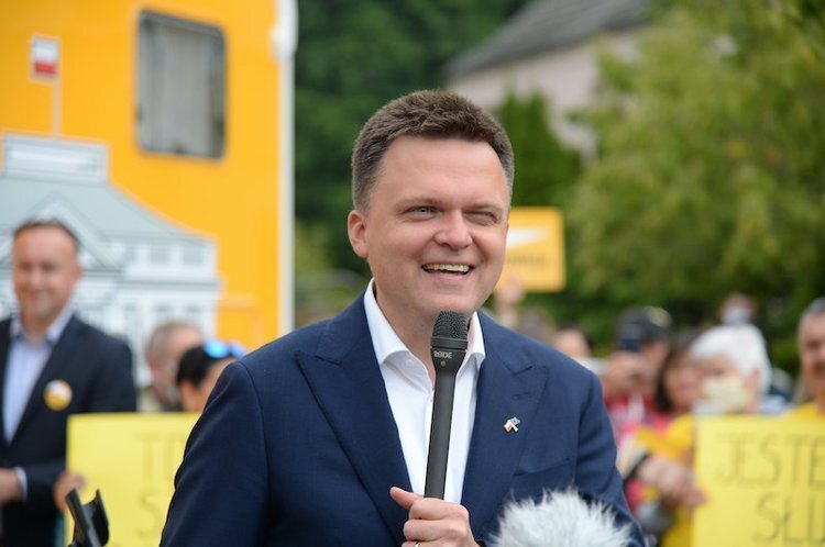 Polska 2050 Szymona Hołowni coraz niżej w sondażach. W najnowszym na ruch chce głosować niewiele ponad 11 proc. badanych.