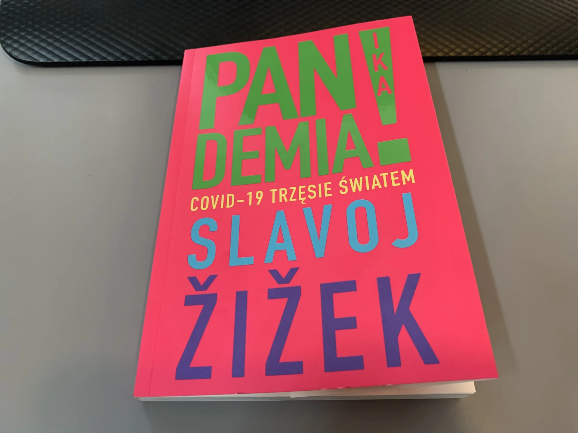 Książka o koronawirusie. "Pandemia! COVID–19 trzęsie światem",