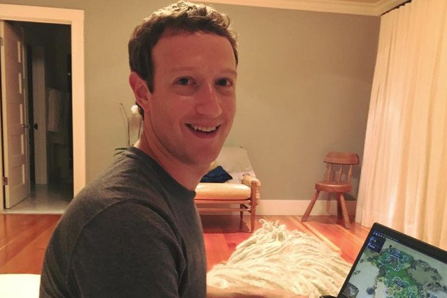 Zuckerberg przestał być ateistą.