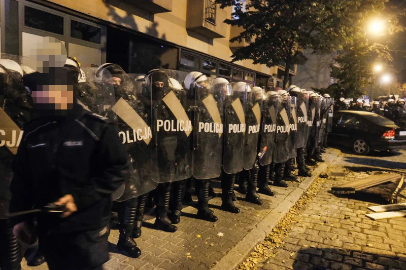 Uczestnik protestów torturowany przez policjantów z Wilczej w Warszawie?