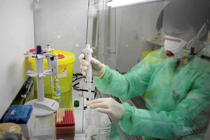 Lekarze z Gniezna nie mogli liczyć na pomoc sanepidu. Zabrakło testów pozwalających sprawdzić, czy pacjentka zachorowała na świńską grypę