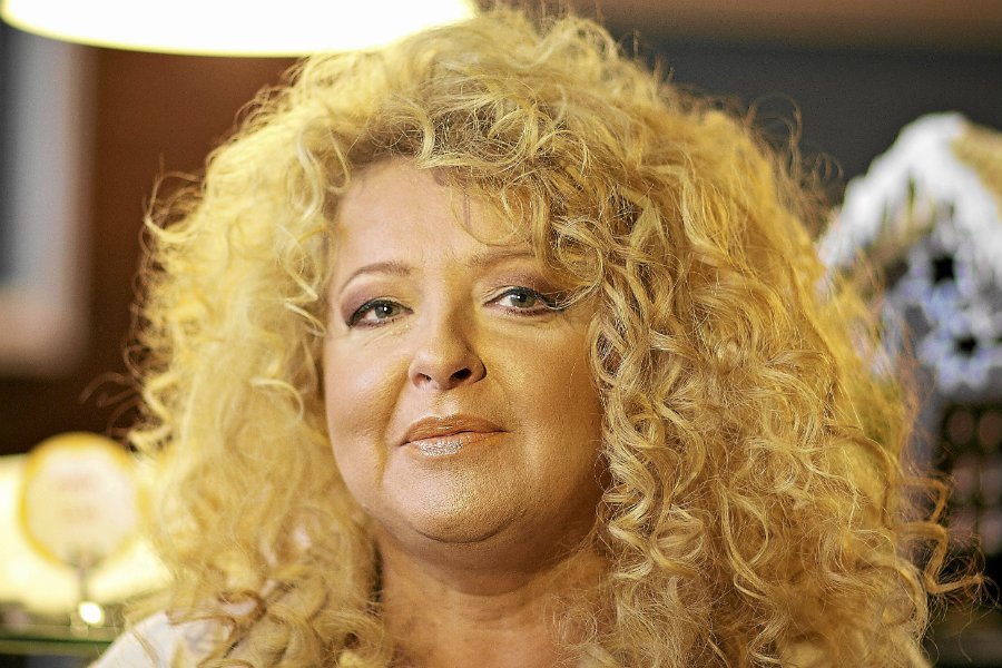 Magda Gessler pokazała zdjęcie sylwetki, na którym stoi na sedesie.