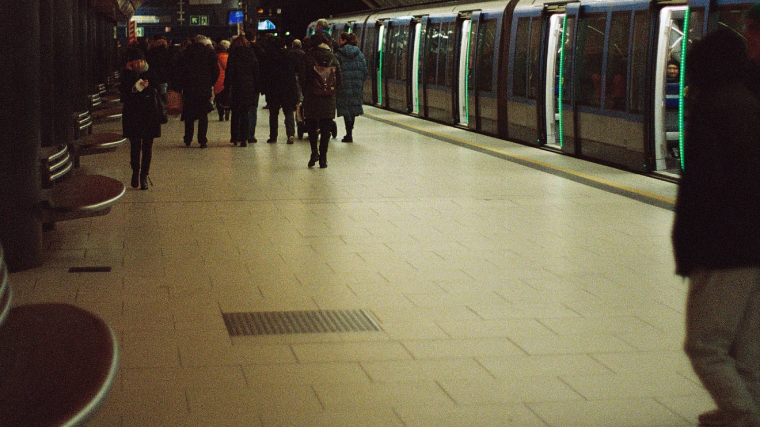 Niemcy, gwałt w metrze w Monachium na 18-latku z Polski. Sprawcą jest prawdopodobnie Afgańczyk.