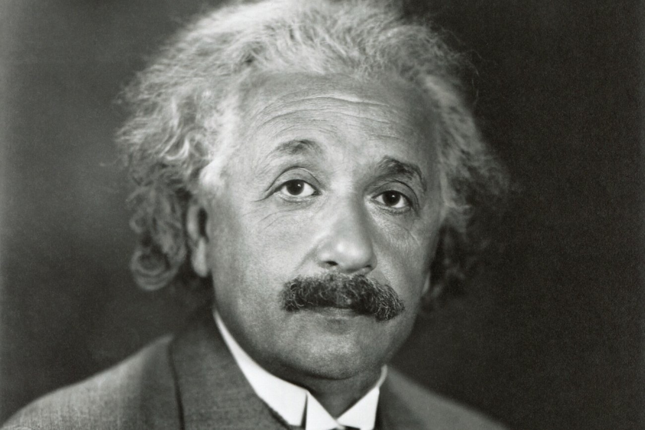 Albert Einstein wcale nie miał złych ocen z matematyki. Lista mitów, w które wierzyliśmy.