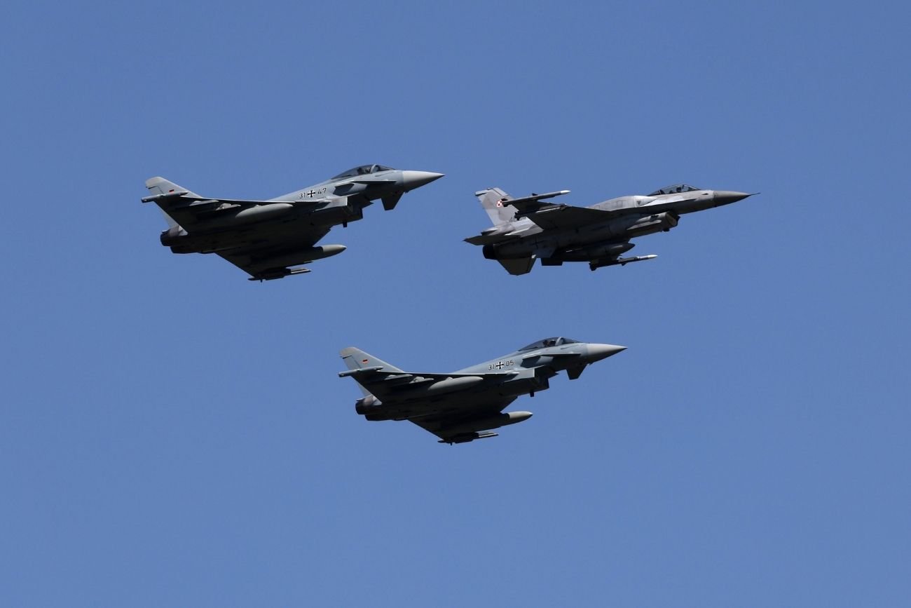 Poderwano polskie myśliwce. "Stan najwyższej gotowości"