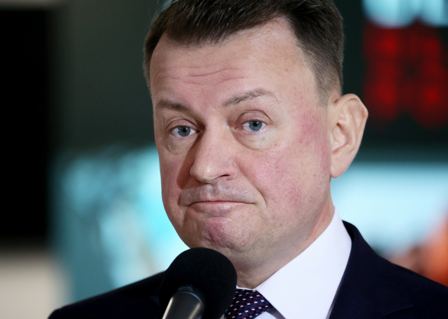 Szef MON zakaził się koronawirusem.