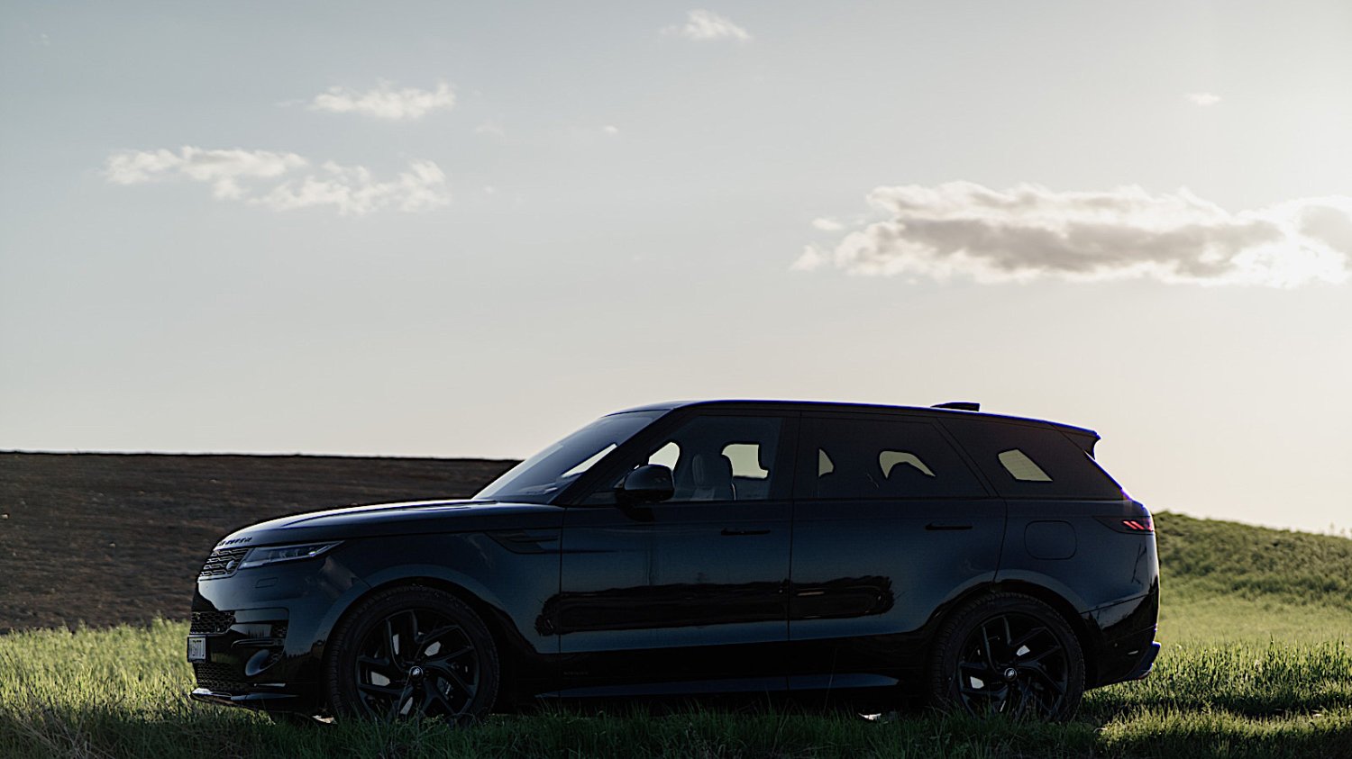 Range Rover Sport urzeka. W wersji PHEV nawet bardzo.