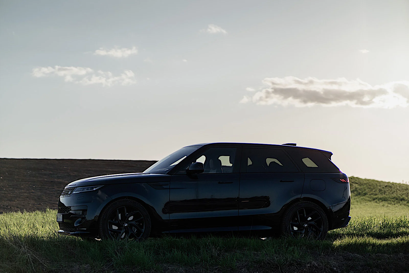 Range Rover Sport urzeka. W wersji PHEV nawet bardzo.