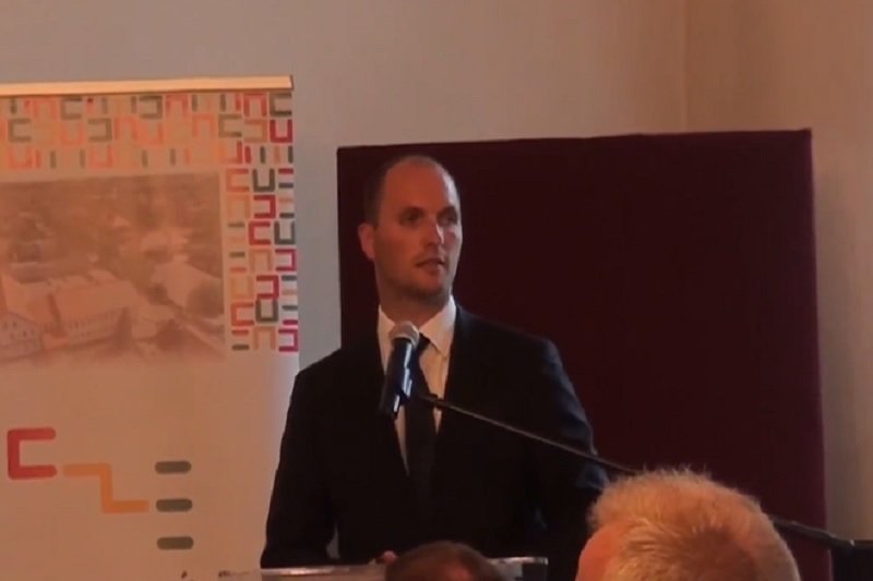 Burmistrz Czempinia Konrad Malicki przyznał, że zmiany administracyjne były konieczne.