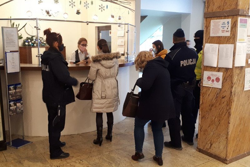 W jednym z hoteli we Władysławowie zebrało się 300 gości.