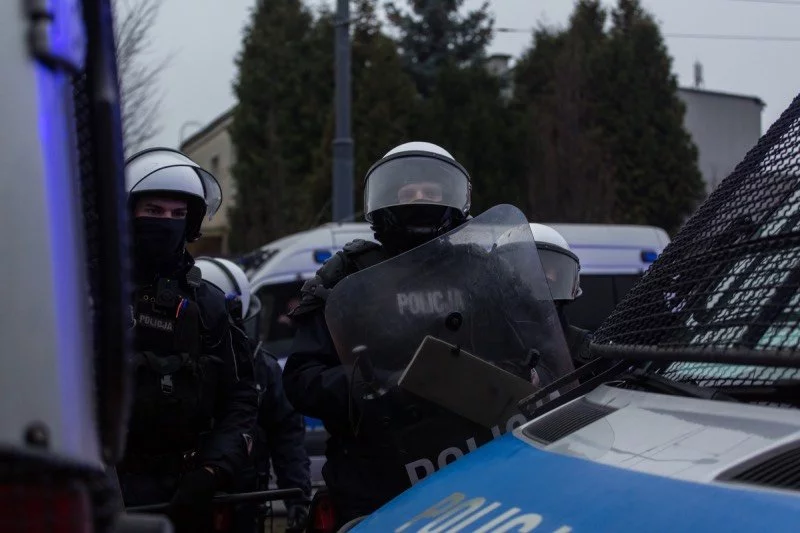 Dom Jarosława Kaczyńskiego pilnowało więcej policji, niż zazwyczaj