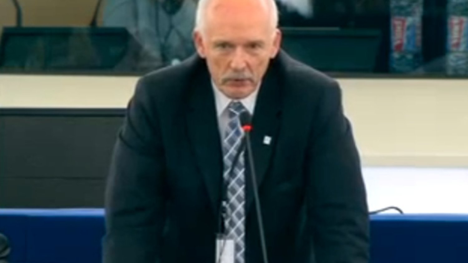 Janusz Korwin-Mikke nie zdążył dokończyć swojego przemówienia