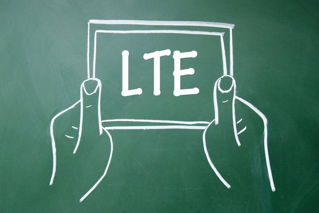 [url=http://tinyurl.com/q8ulhu4]Internet LTE[/url] trafił do Polski w 2010 roku. Komercyjną sprzedaż rozpoczęto rok później, wtedy oferował go m.in. Plus.