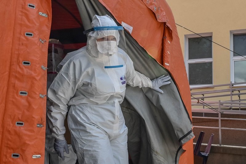 Nowe zakażenia i zgony z powodu koronawirusa.