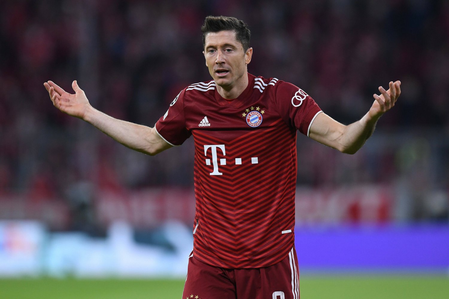 Robert Lewandowski jest wściekły na władze Bayernu Monachium, które nie chcą dać mu dogodnej umowy