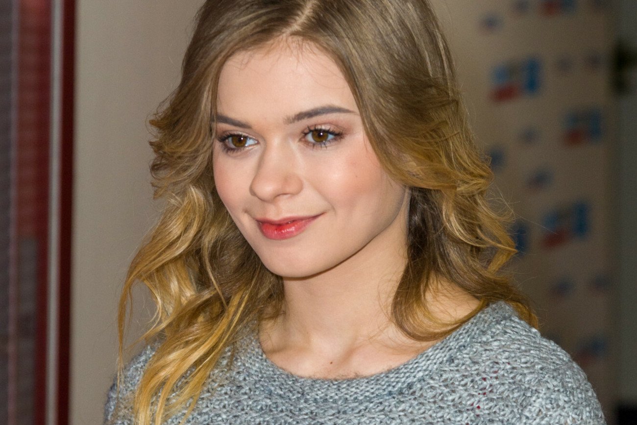 Julia Wróblewska została kelnerką.