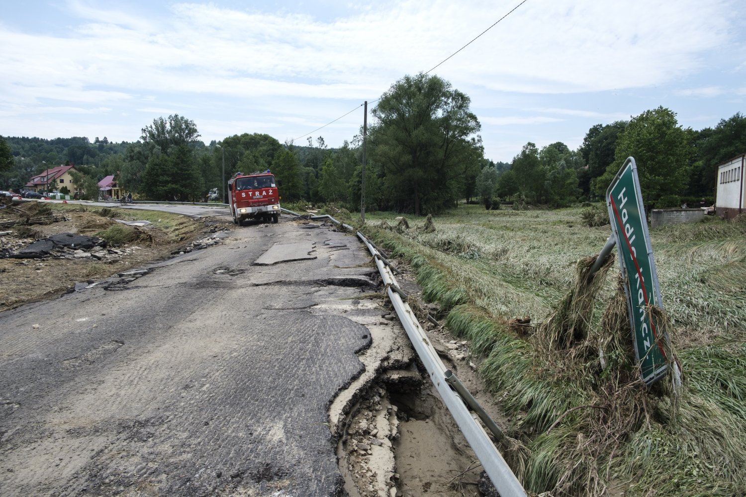 Nawałnice i podtopienia na Śląsku. IMGW ostrzega przed mocnym wiatrem. (zdjęcia ilustracyjne)