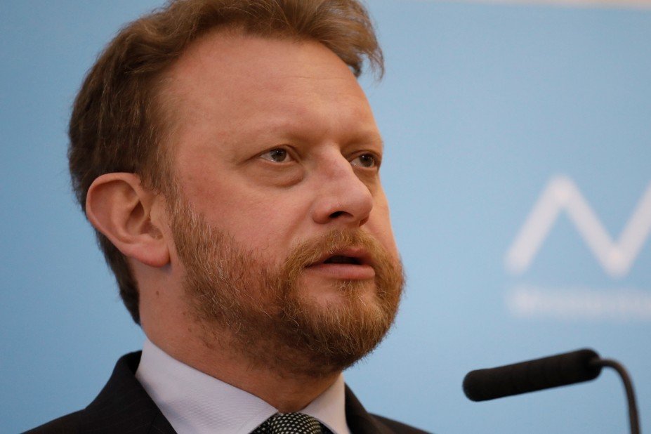 Szumowski o końcu maseczek: spotkanie chorego na ulicy jest mało prawdopodobne.