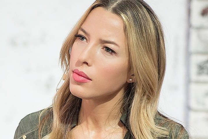 Ewa Chodakowska nie prowadzi sama swojego konta na Facebooku?