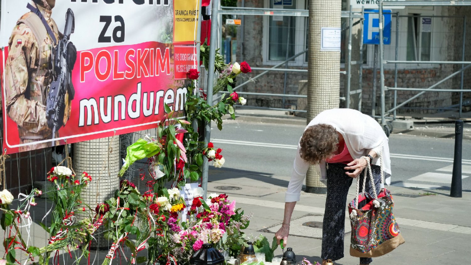 Mateusz Sitek nie żyje. Oto co dzieje się przed szpitalem przy Szaserów.