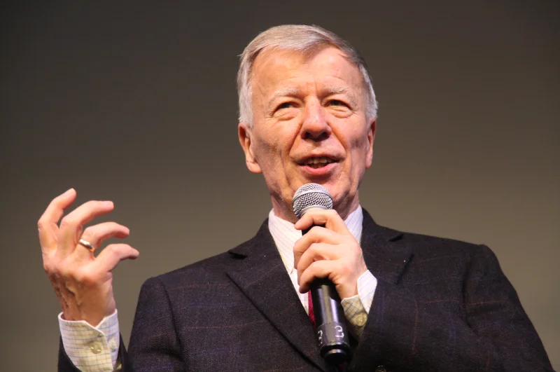 Profesor Jan Miodek na spotkaniu z cyklu Długowieczni w Barbarze we Wrocławiu.