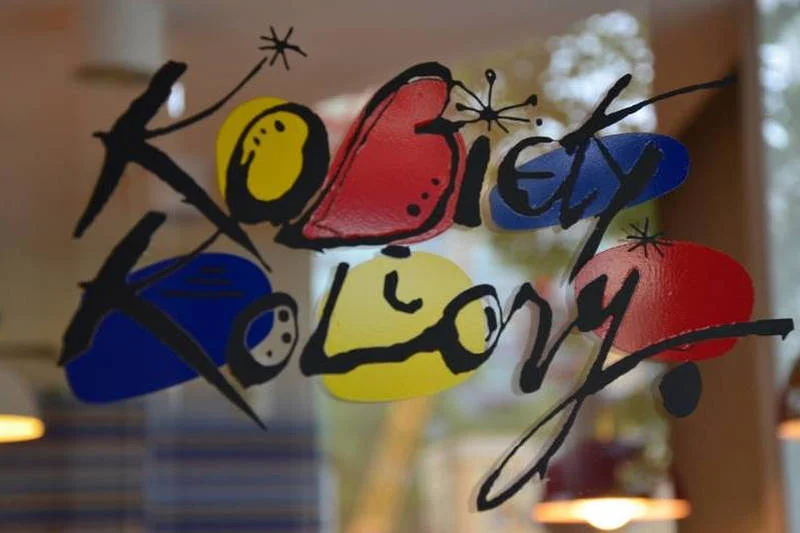 Logo inspirowane obrazami Juana Miro