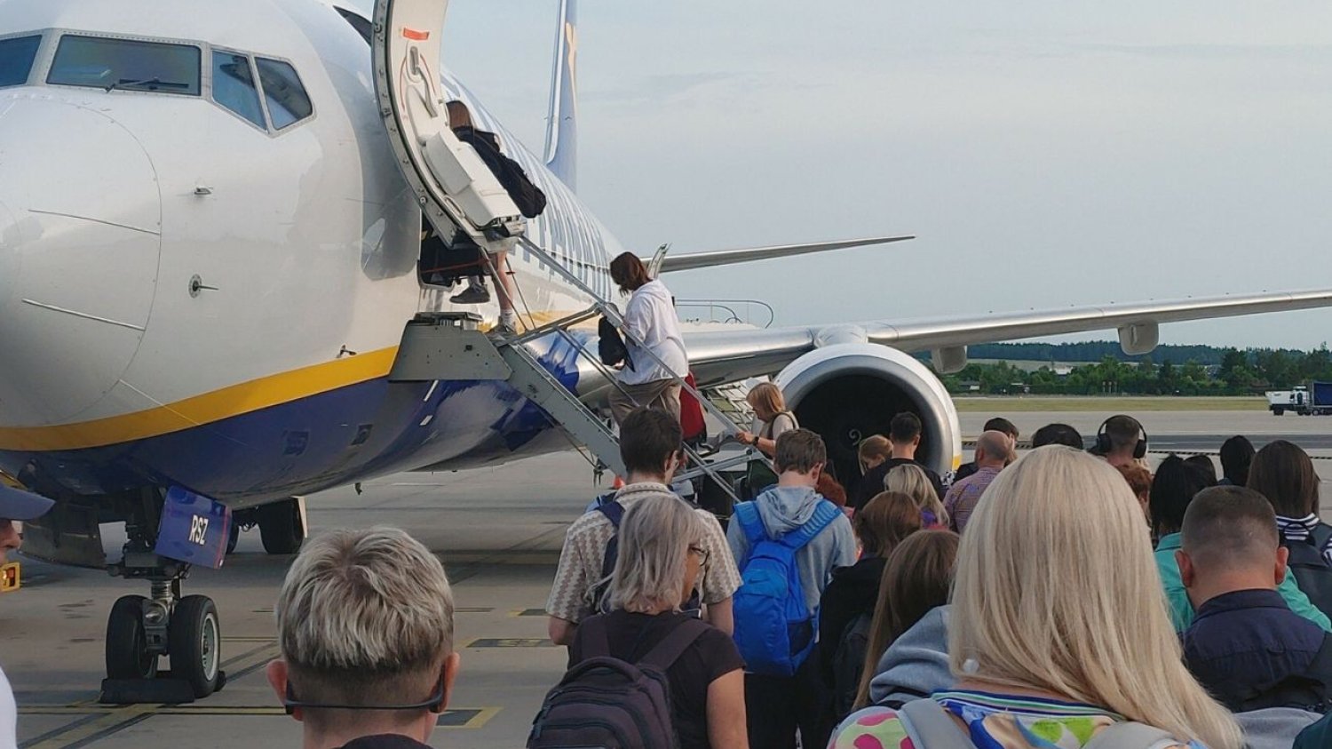 Ryanair kontroluje bagaże podręczne Ryanair ściga za niewymiarowe bagaże