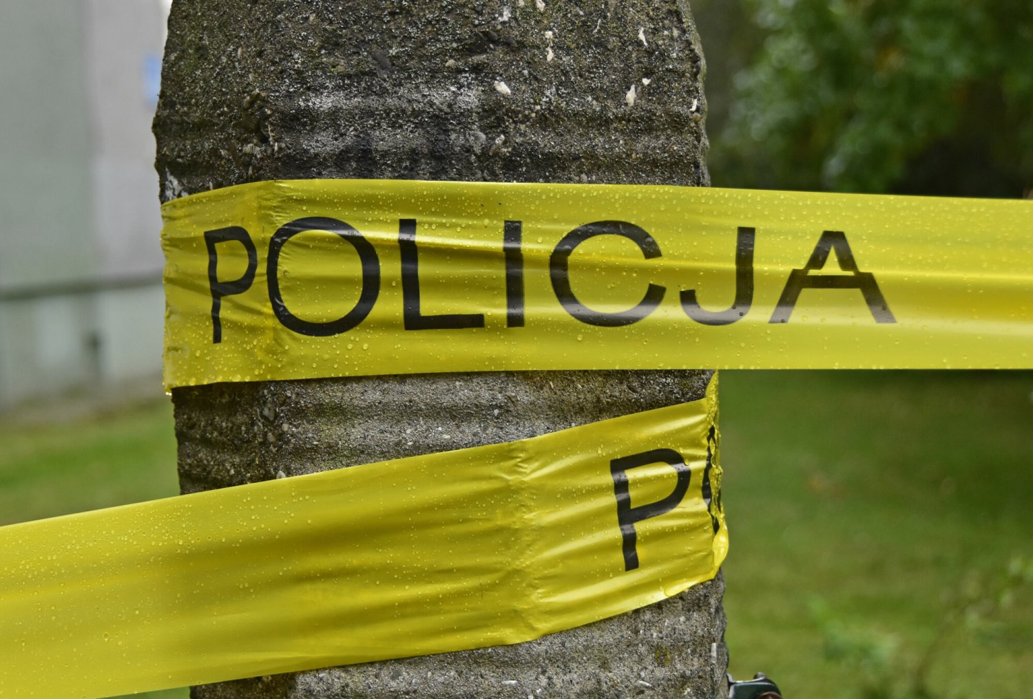 4-letnia dziewczynka wpadła do oczka wodnego w Bielczy. Niestety, nie udało jej się uratować.