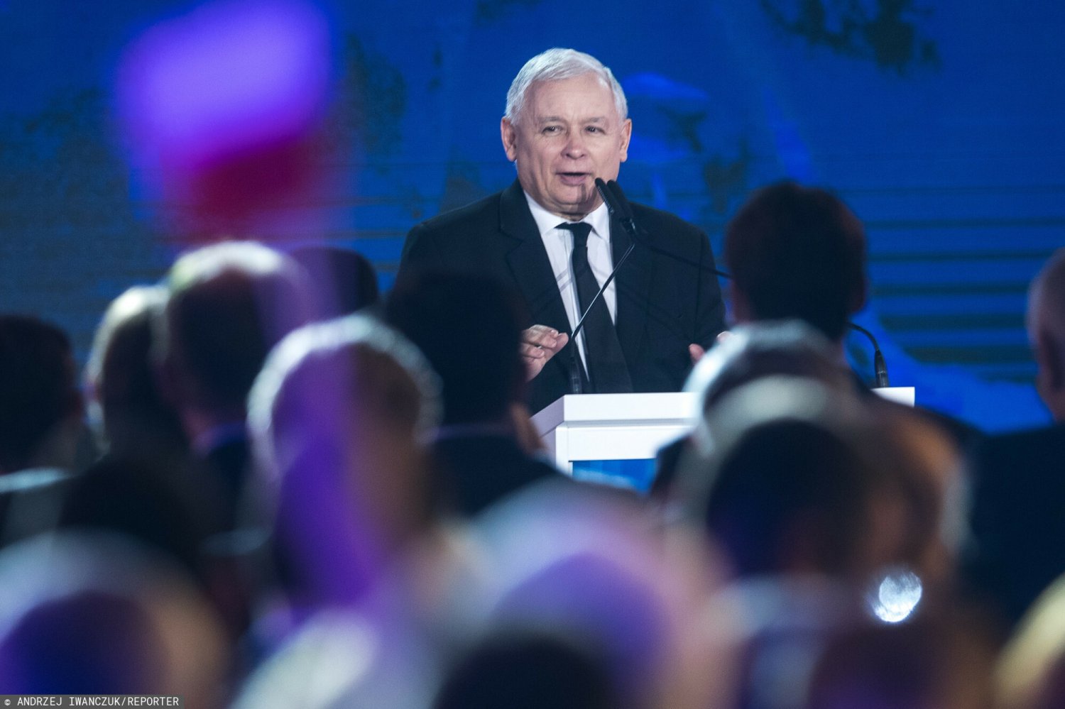 Na kongresie Prawa i Sprawiedliwości wicepremier ds. bezpieczeństwa i prezes PiS Jarosław Kaczyński zaśpiewał dziwną wersję "Mazurka Dąbrowskiego".