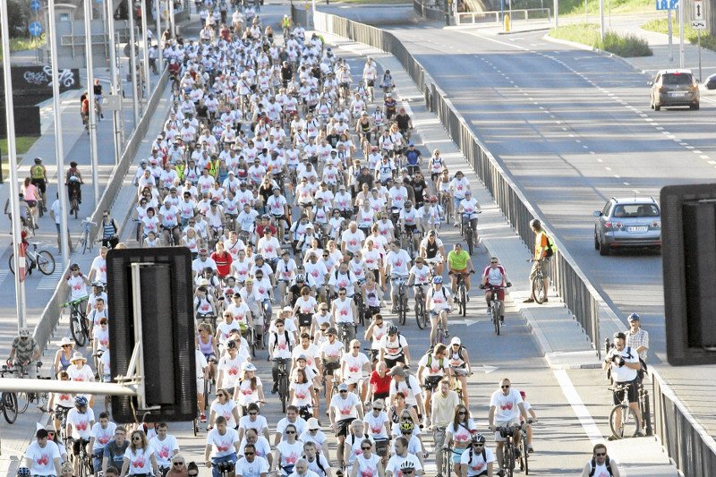"Teraz to rowerzyści okazali się chamami". Kontrowersje wokół masy krytycznej na dzień przed Wszystkich Świętych