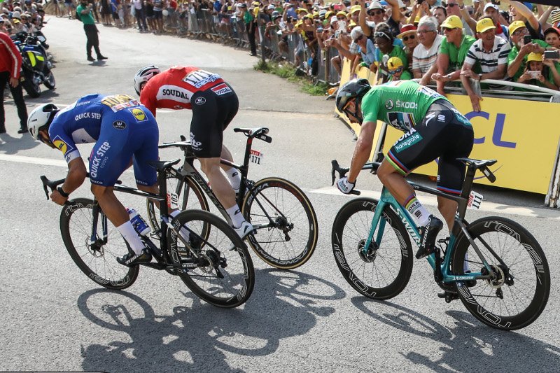 Tour de France to naprawdę ogromna, świetnie zorganizowana sportowa impreza.